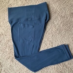 Athleta Salutation Stash Pocket II